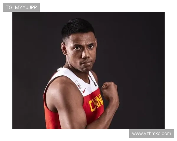 身高195厘米的足球明星如何在绿茵场上展现超凡魅力与实力